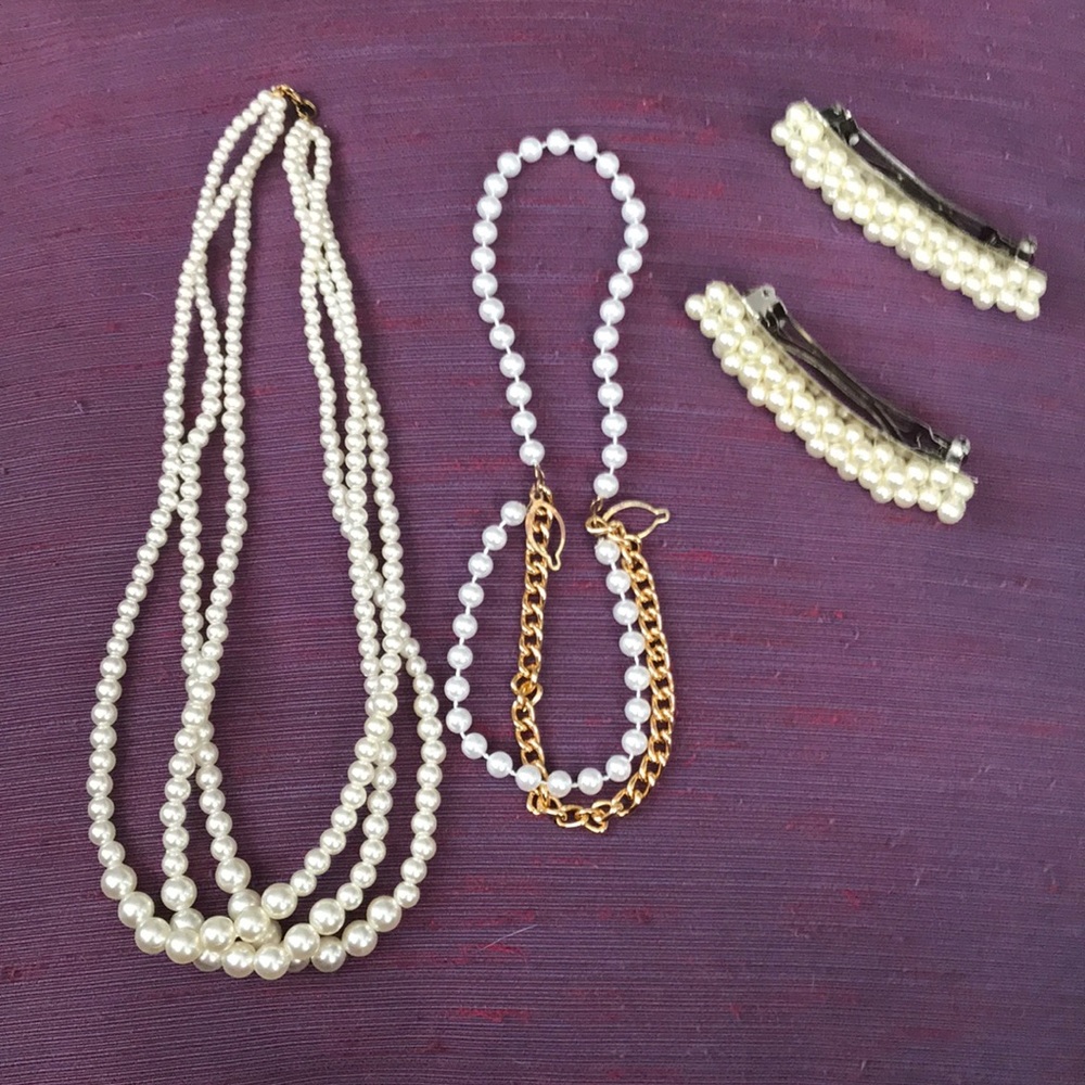 Pearls set